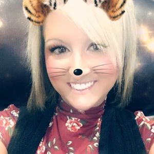 Meet your Posher, April
